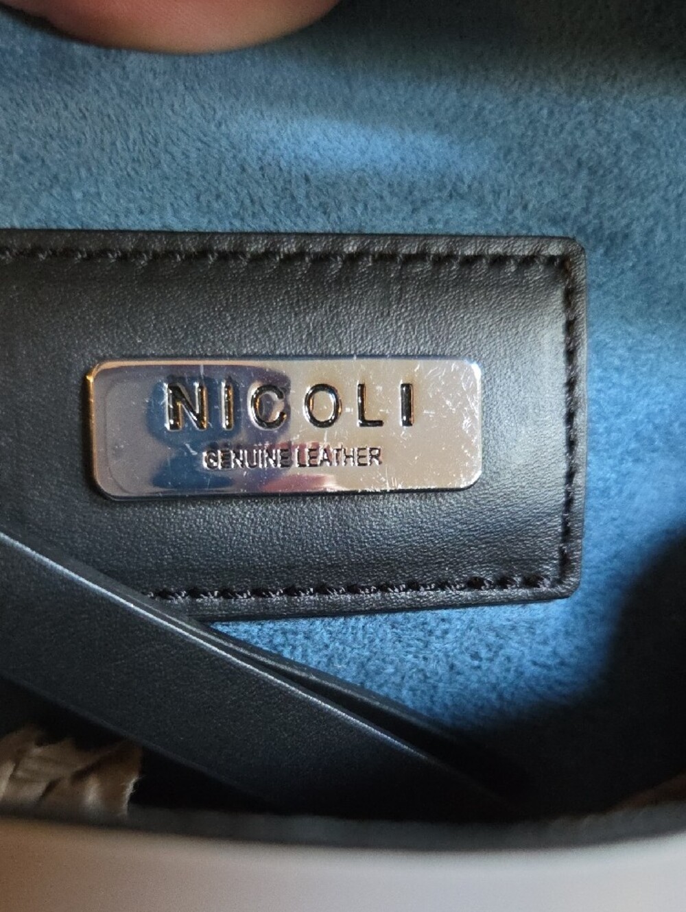 NICOLI Gray Leather Shoulder Bag with Black Strap - Picture 2 of 16